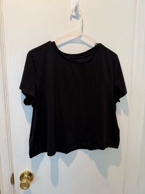 Classic Black Universal Thread Crewneck Crop Tee